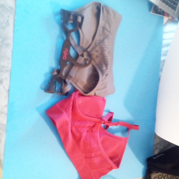 Ryka Ashley seamless v-neck Cami sports bra - Picture 3 of 6